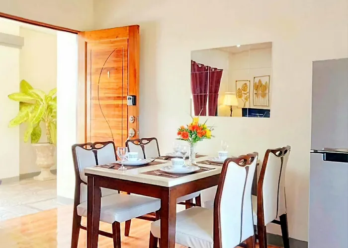 Secluded With Full Kitchen & Balcony Garden View Liloan